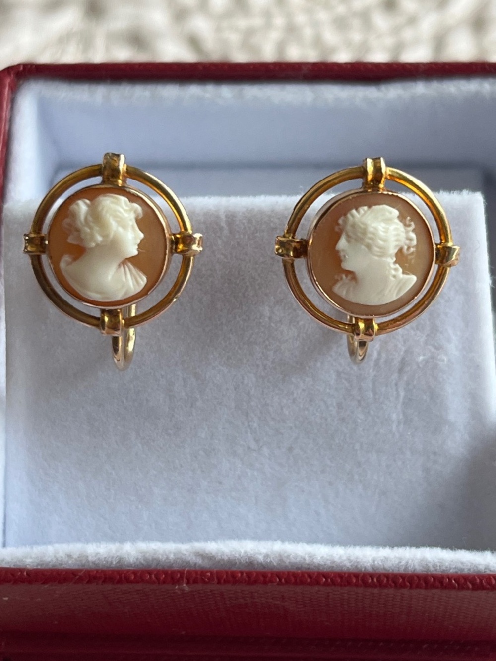 14k vintage cameo earrings screwback